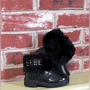 NWT. Girls Bebe Black Sparkle rubber Boots with Fur Trim. Size 8